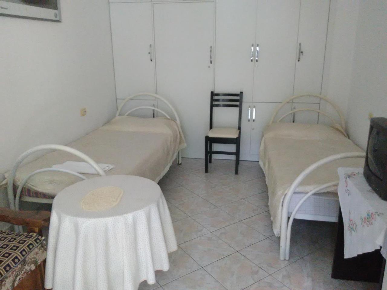 Camping Late Gjirokaster Bagian luar foto