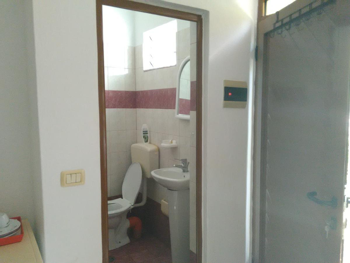 Camping Late Gjirokaster Bagian luar foto